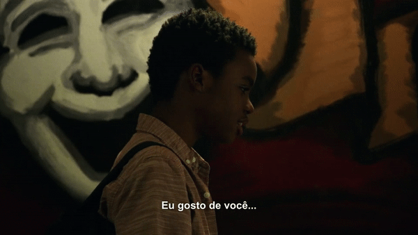 Afinal, você só tinha ouvido falar em relacionamentos heterossexuais desde o berço e suas amigas da escola adoravam falar sobre as maravilhas do sexo oposto. ATÁ.