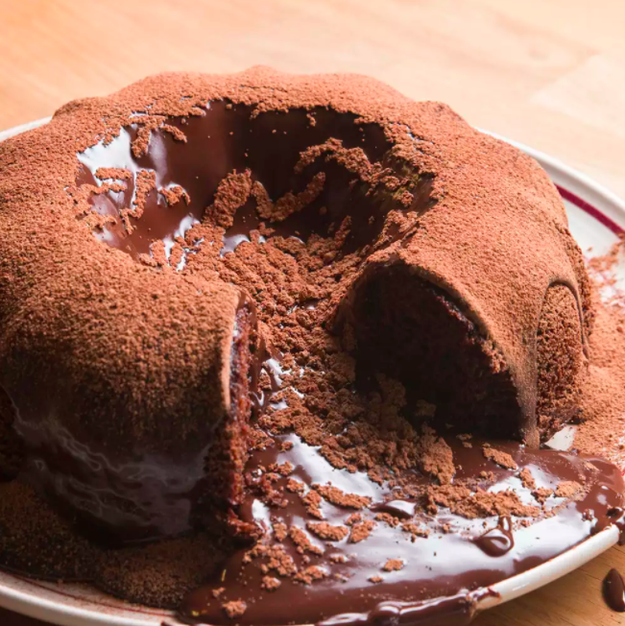 Giant Molten Chocolate Box Cake — a dramatic AF dessert that's going to be SO worth the mess you'll have to clean up afterward. With your tongue. I'm half kidding. 👀