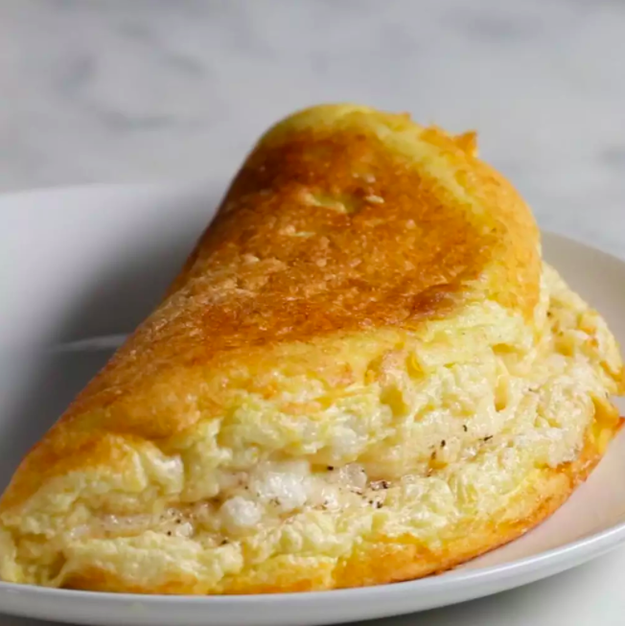 A Super Fluffy Omelet ready to jiggle its way into your Insta followers' ❤️s. And it's easier than you think with a solid set of mixing bowls.