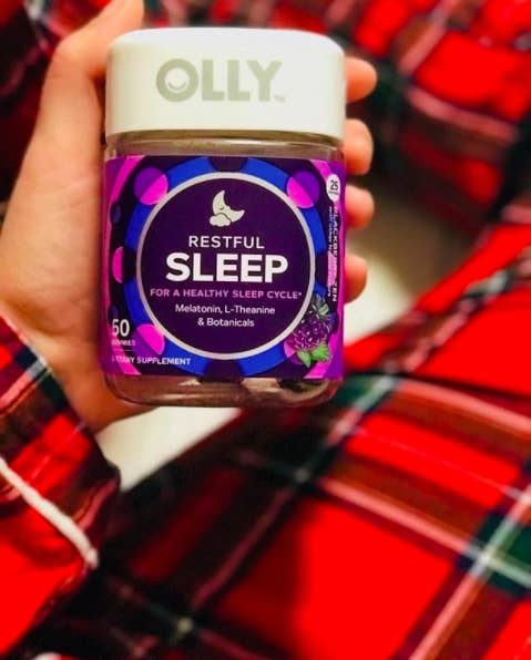 Amazon.com: OLLY Sleep Gummy, Occasional Sleep Support, 3 mg Melatonin,  L-Theanine, Chamomile, Lemon Balm, Sleep Aid, Blackberry, 50 Day Supply -  50 Count : Health & Household
