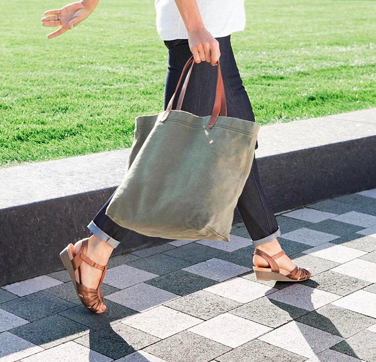 15 Pairs Of Sandals That Are Perfect For Narrow Feet