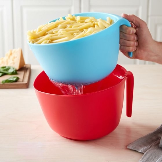 A bowl and colander set for all your draining and straining needs. Now you can make pasta without forgetting to save some of the water to add to your sauce. 🙌