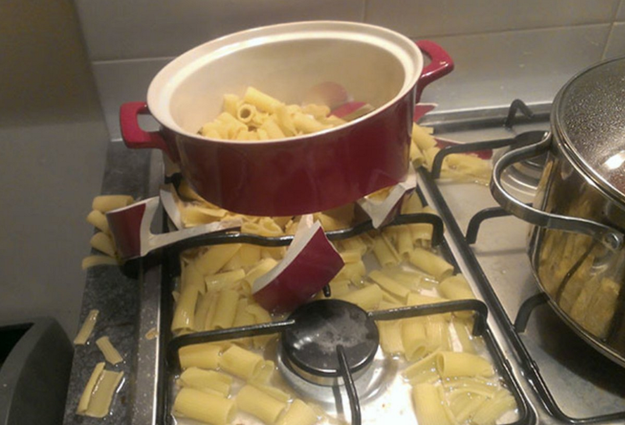 This poor stove didn't deserve this pasta shower: