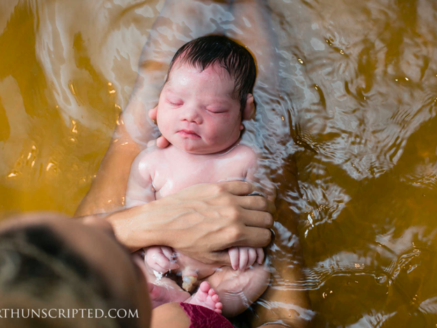 写真 母の優しさにほっこり 水中出産中にダウン症に気づいた母親の気持ち