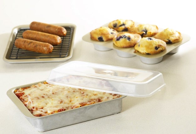 A five-piece bakeware set for beginner bakers.