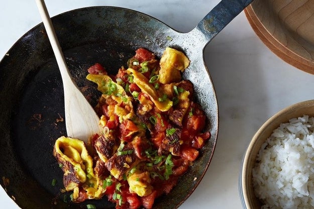 Fan Qie Chao Dan (Tomato and Eggs over Rice)