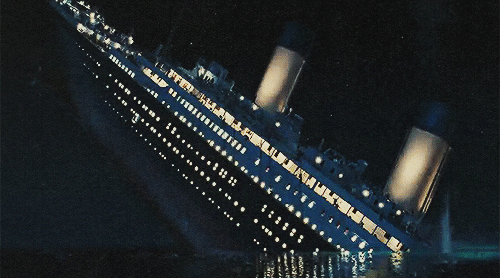 If all of the present day scenes in Titanic were deleted leaving only those taking place in 1912, the film would run for 2 hours and 40 minutes – the exact time it took for the Titanic to sink.