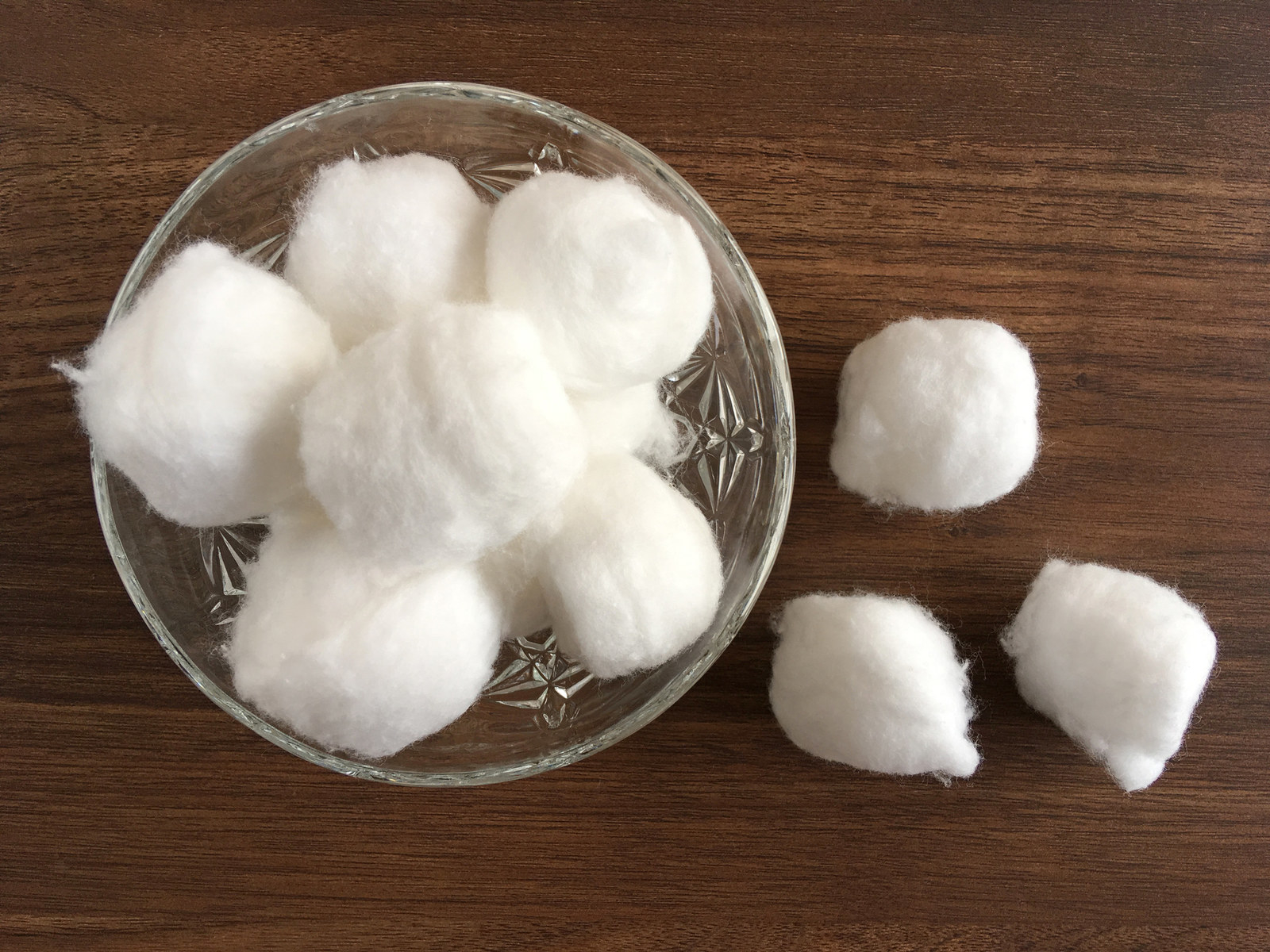 15 DamnNear Brilliant Hacks Using Cotton Balls