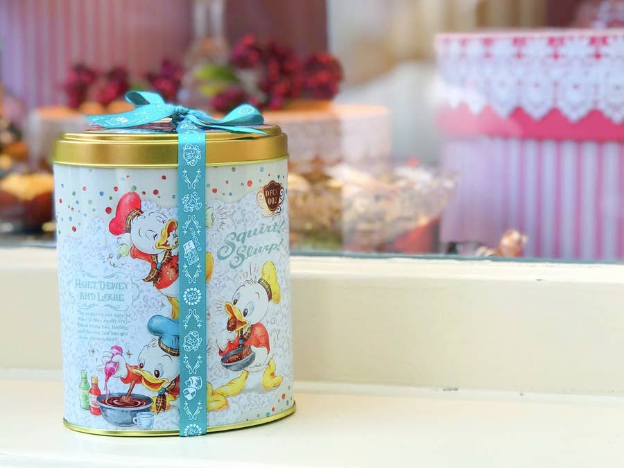 ディズニーランドのお土産 オススメはこれ 定番 チョコクランチ が今だけめちゃくちゃ可愛くなってるよ