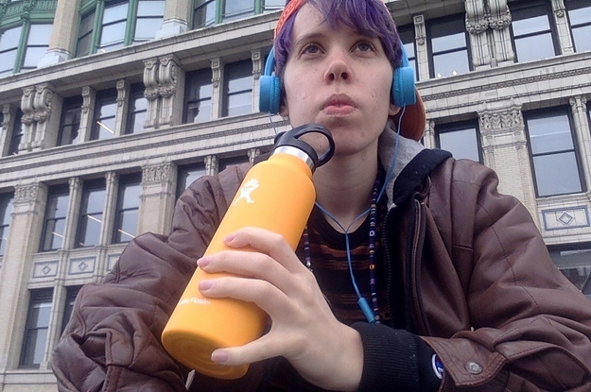 https://img.buzzfeed.com/buzzfeed-static/static/2018-04/13/14/campaign_images/buzzfeed-prod-web-02/i-tried-a-hydro-flask-and-then-literally-threw-ou-2-29459-1523644083-7_dblbig.jpg?resize=1200:*