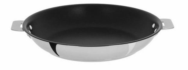 And an 11" triple-layer multiply non-stick frying pan so you can cook like a real professional.