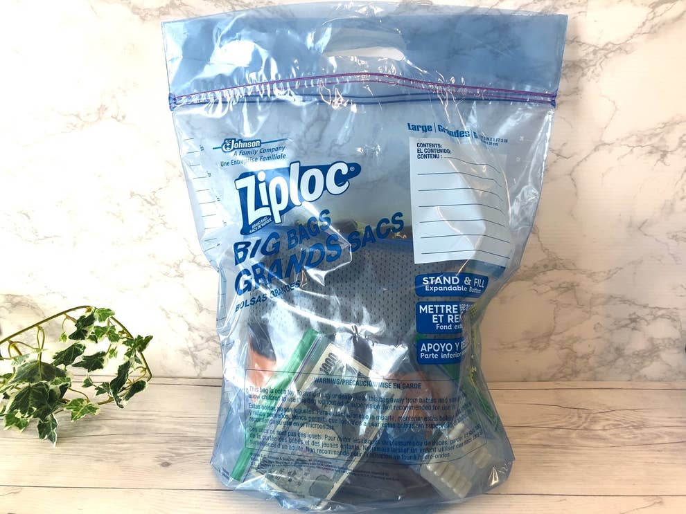 最高におしゃれで便利なバッグはたぶん ジップロック だ 通勤や旅行 料理にも使えるぞ 最高におしゃれで便利なバッグはたぶん ジップロック だ 通勤や旅行 料理にも使えるぞ