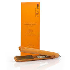 Want that runway look? The pro styling tool from Mixed Chicks combines 3 layers of ceramic and a PTFC heater that will create silky, shiny hair. The flat iron features 1'' professional grade styling tool with variable temperature up to 232 °C / 450 ° F, and Swivel Cord and Ceramic plates.