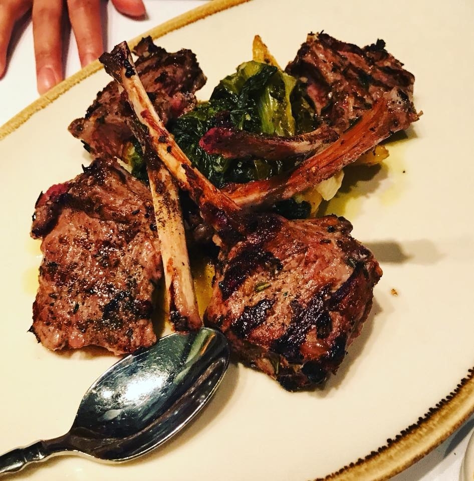 While Kellari specializes in fresh seafood, the Paidakia, or grilled lamb chops, is another outstanding dish that you must try. The dish includes four pieces ofgrilled pasture raised lamb chops served with steamed local horta and roasted lemon potatoes.