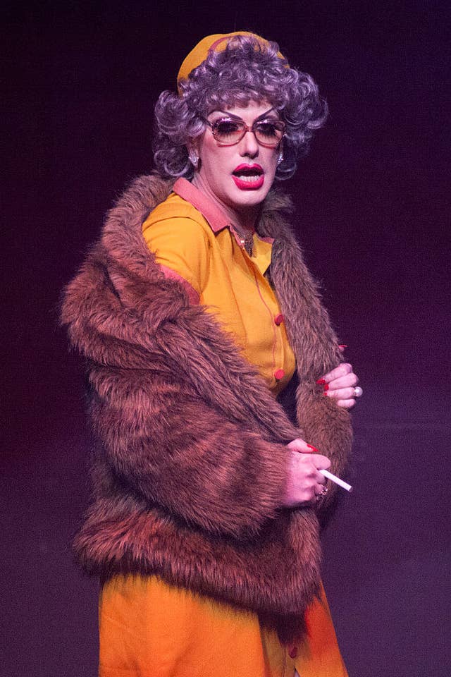 A Former Drag Race Contestant Is Being Clowned By Fans For Allegedly Lying About An Uber Crash However, in the case of robbie turner's alleged car crash earlier this year, maybe some fake drama is just too much. a former drag race contestant is
