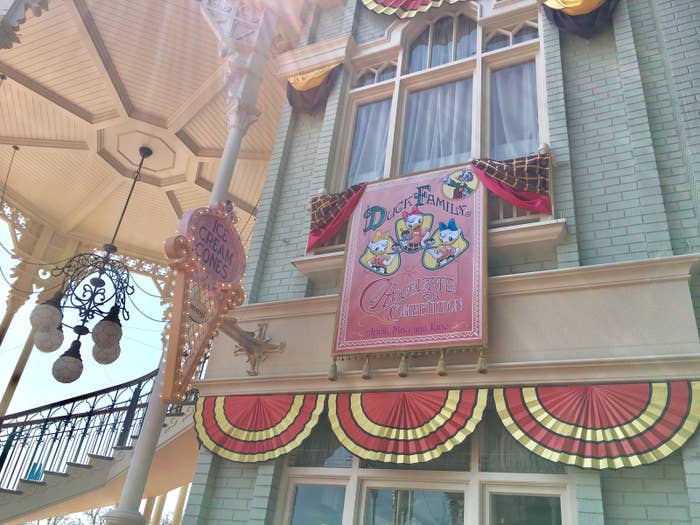 東京ディズニーランドで一番インスタ映えするのは35周年の神アイスだと思うわ