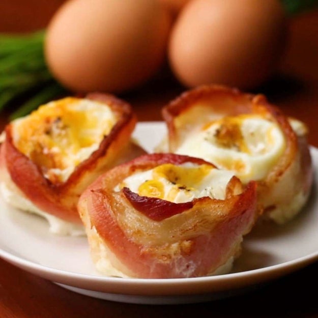 Swoon-worthy bacon egg cups that'll basically done in two simple steps – place the bacon in the muffin tin, bake, and then crack and egg into it.