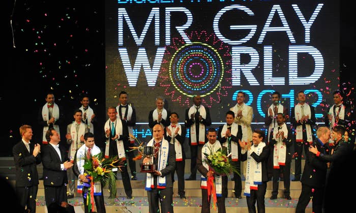 「MR GAY WORLD」はゲイ男性のミスターコンテスト。性的マイノリティのエンパワーメントを目的として2009年に始まった。2017年には21ヶ国の代表が世界大会に出場し、審査では外見だけでなく知性やリーダーシップなどが評価される。