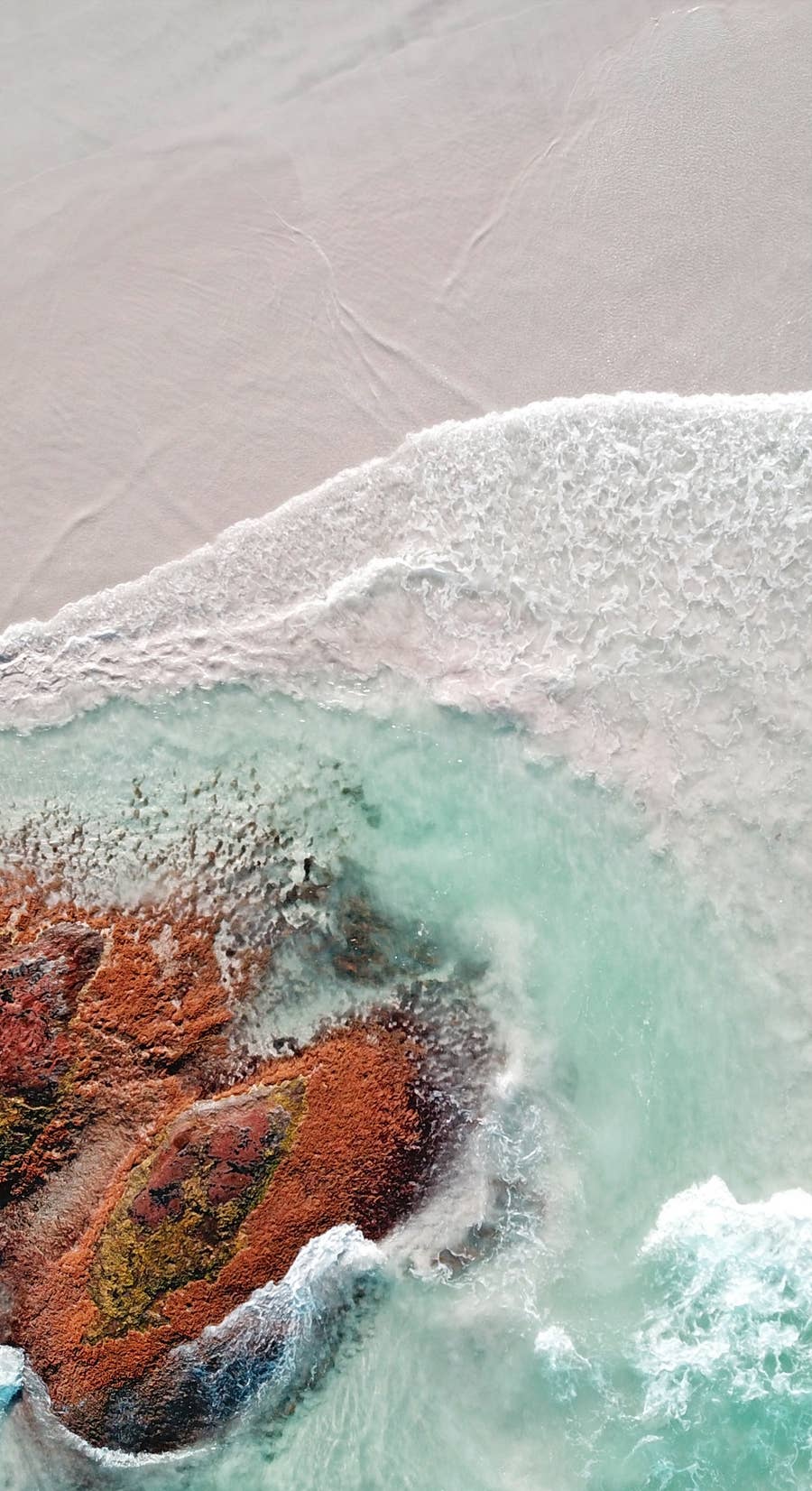22 iPhone Wallpapers For Anyone Who Just Really Loves Water