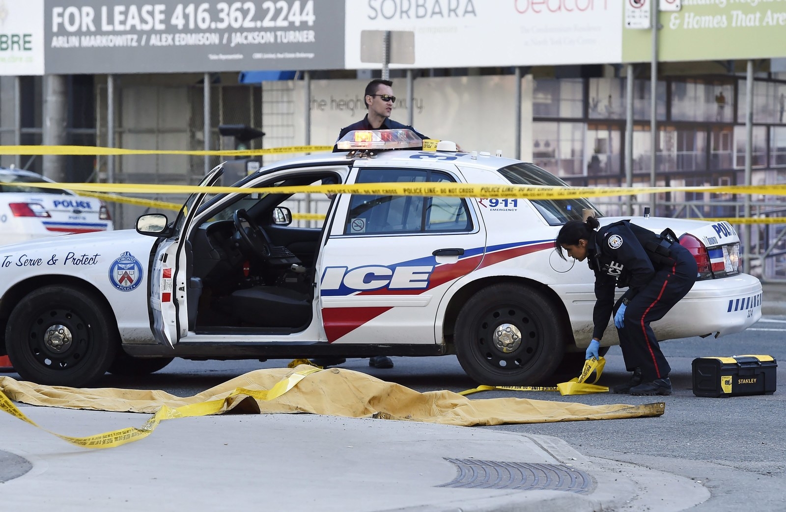 At Least 10 People Are Dead After A Van Mounted A Toronto Sidewalk And ...