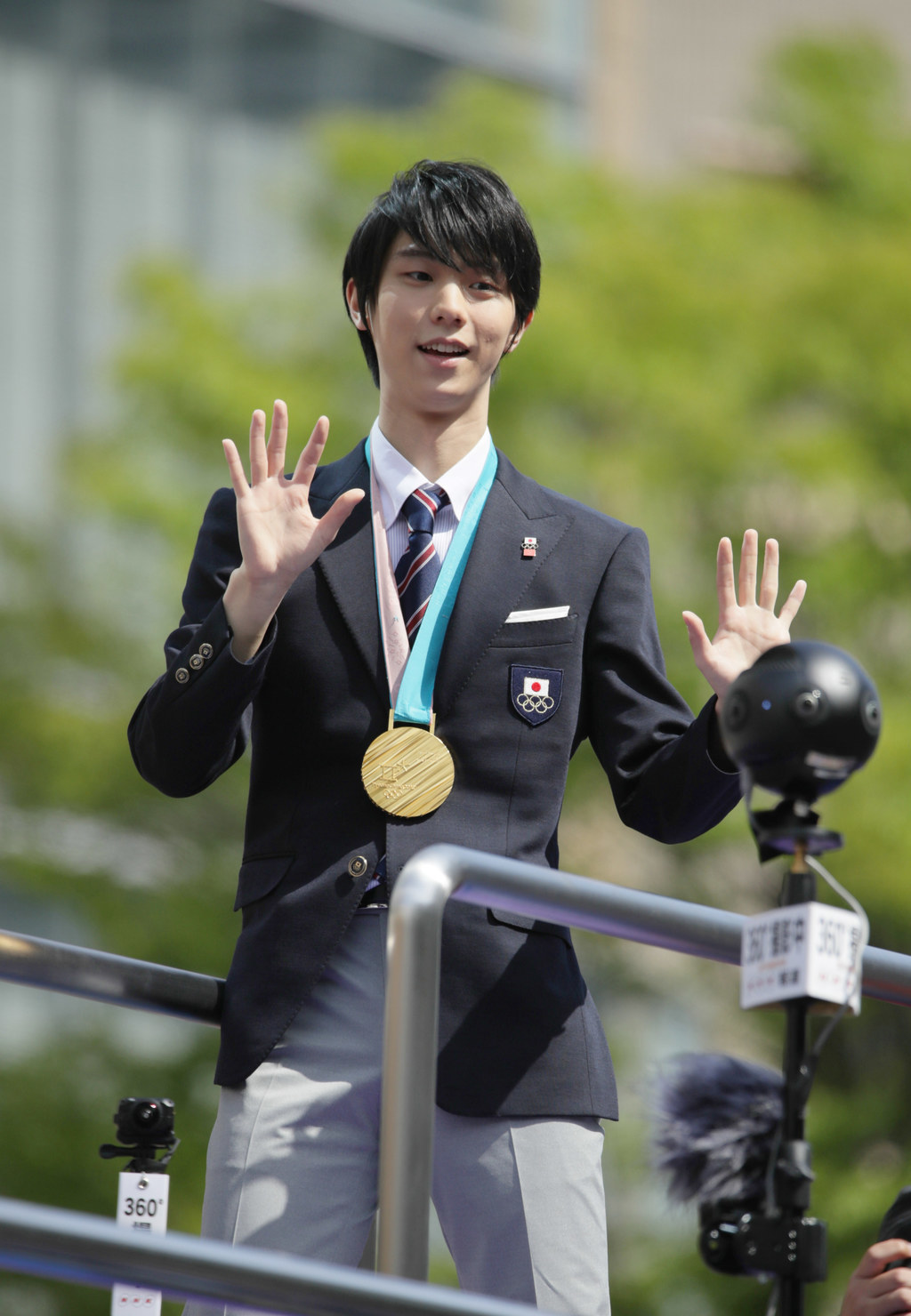 羽生結弦選手パレードの愛情たっぷり「失敗写真」がステキすぎる