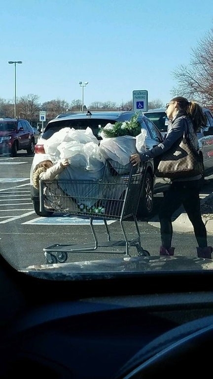 This mom who's just trying to run some fucking errands!!!!!!!!!!!