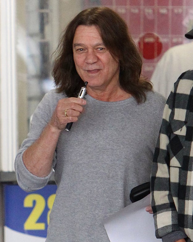 Eddie Van Halen = a silly vaper lol!