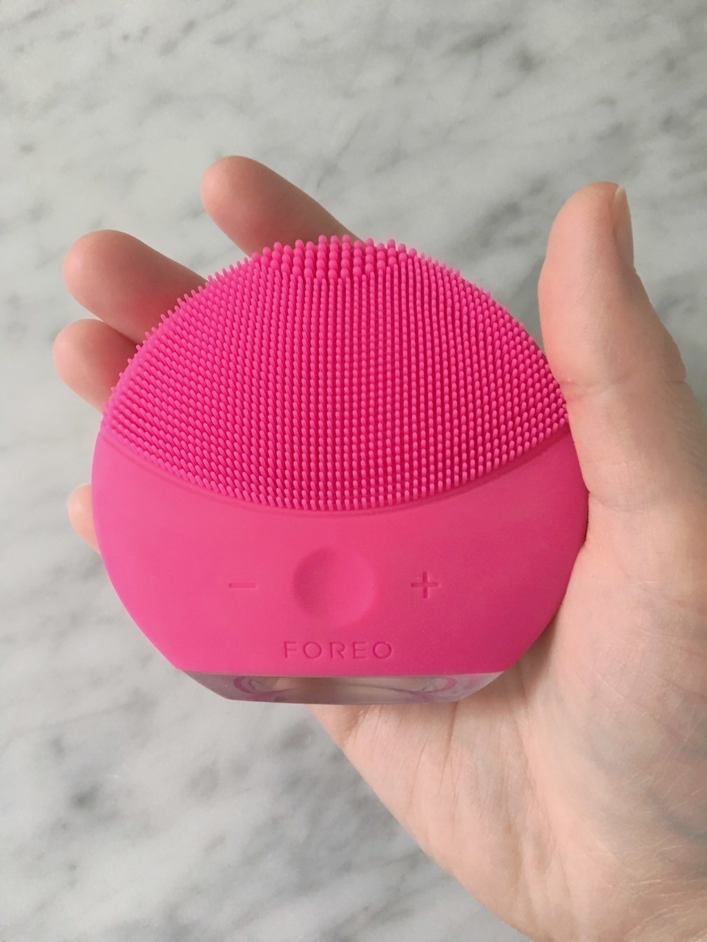 This 60-Second Face Cleansing Device Is A Game-Changer For Your