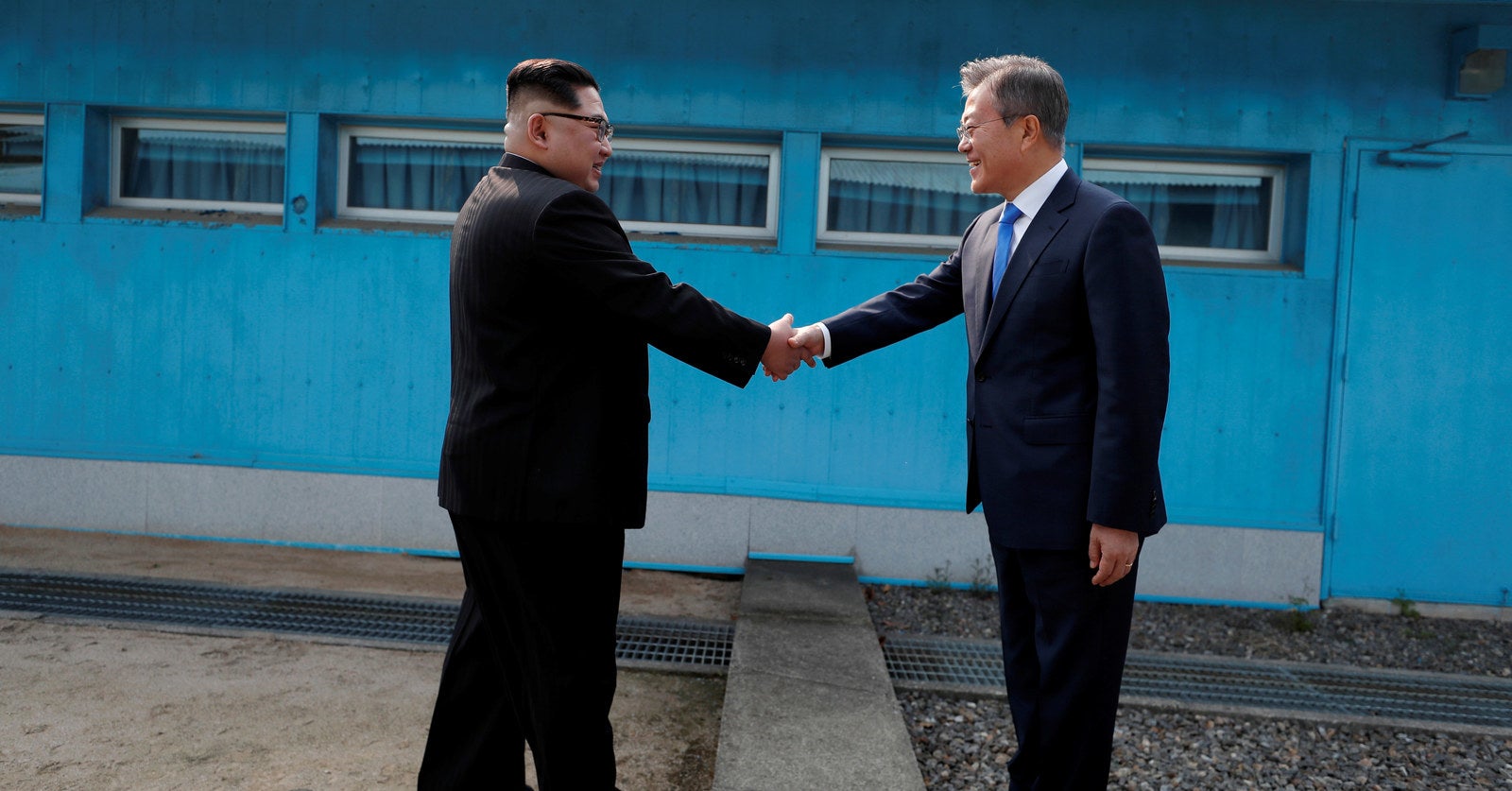 Here Are The Pictures From The Historic Meeting Of The Korean Leaders