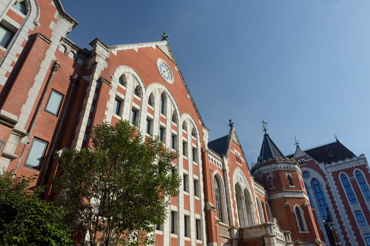 慶應大学は遅れている？福沢諭吉の教えをもとに、学生が安心して学べる