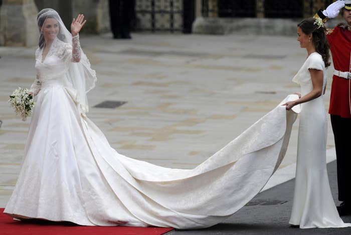 H&amp;M A Knockoff Of Kate Middleton's Wedding Dress, Beautiful