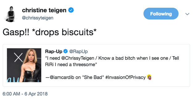Naturally our leader of the Twitters, Chrissy Teigen, spotted what was happening and swiftly dropped her food.