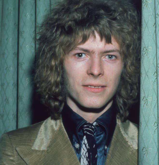 Bowie&#x27;s opponent&#x27;s fingernail scratched the surface of his eyeball, paralysing the muscles that contract the iris and resulting in anisocoria – a condition in which the eyes have different-sized pupils. In Bowie&#x27;s case, his left pupil remained permanently expanded, leading to the illusion of one eye being black and the other blue. – kimberlyy403bcd84b