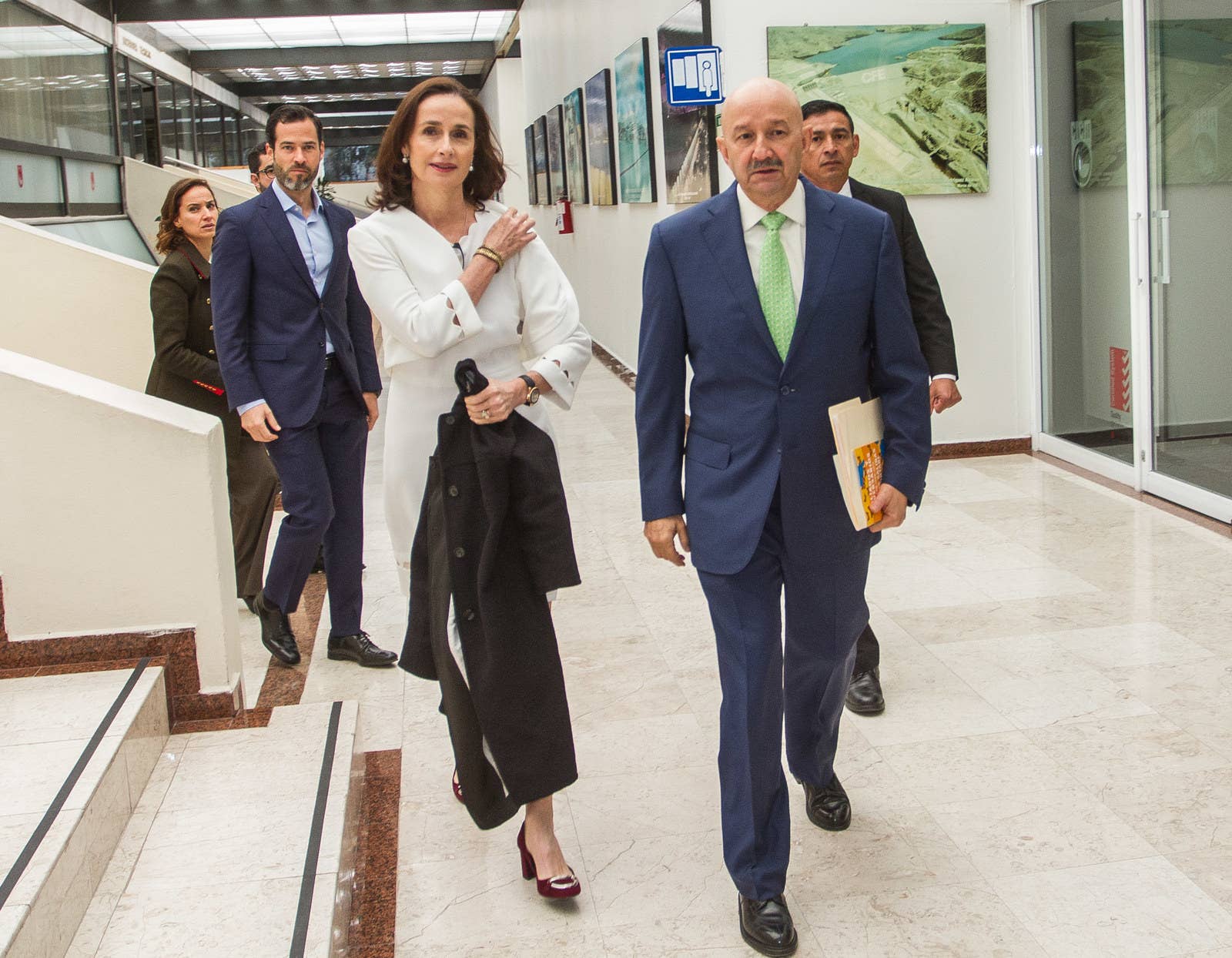 Former President Carlos Salinas de Gortari accompanied by his wife Ana Paula Gerard, as well as their children Emiliano and Cecilia Salinas Occelli.