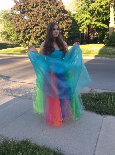 24 Stunning Prom Dresses People Actually Made Themselves