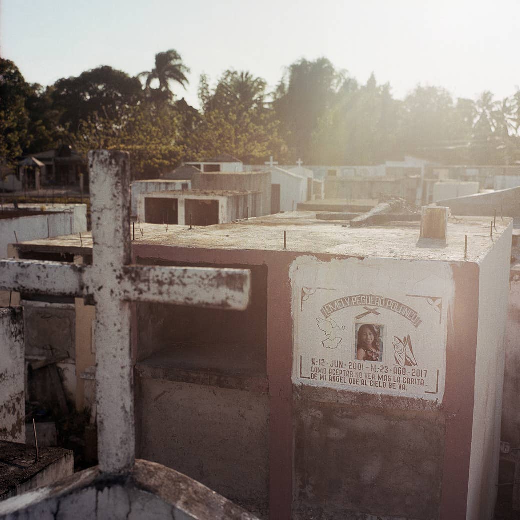 Emely Peguero&#x27;s grave in the CenovÃ­ cemetery.