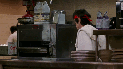 Sie haben nämlich die schwierige Aufgabe, alles zu schneiden, vorzubereiten und zu kochen, was im Restaurant gebraucht wird – kein leichter Job.