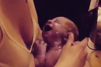 As reações a este vídeo de um bebê nascendo revelam que sabemos muito pouco sobre partos