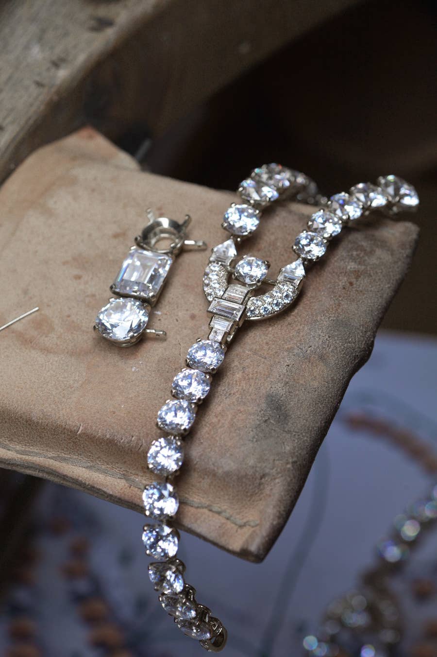 11 Fascinating Facts About The Touissant Necklace From Ocean S 8