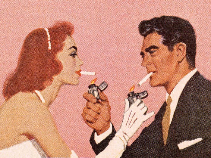 Picture taken in the 30s of two young women players smoke a cigarette News Photo - Getty Images