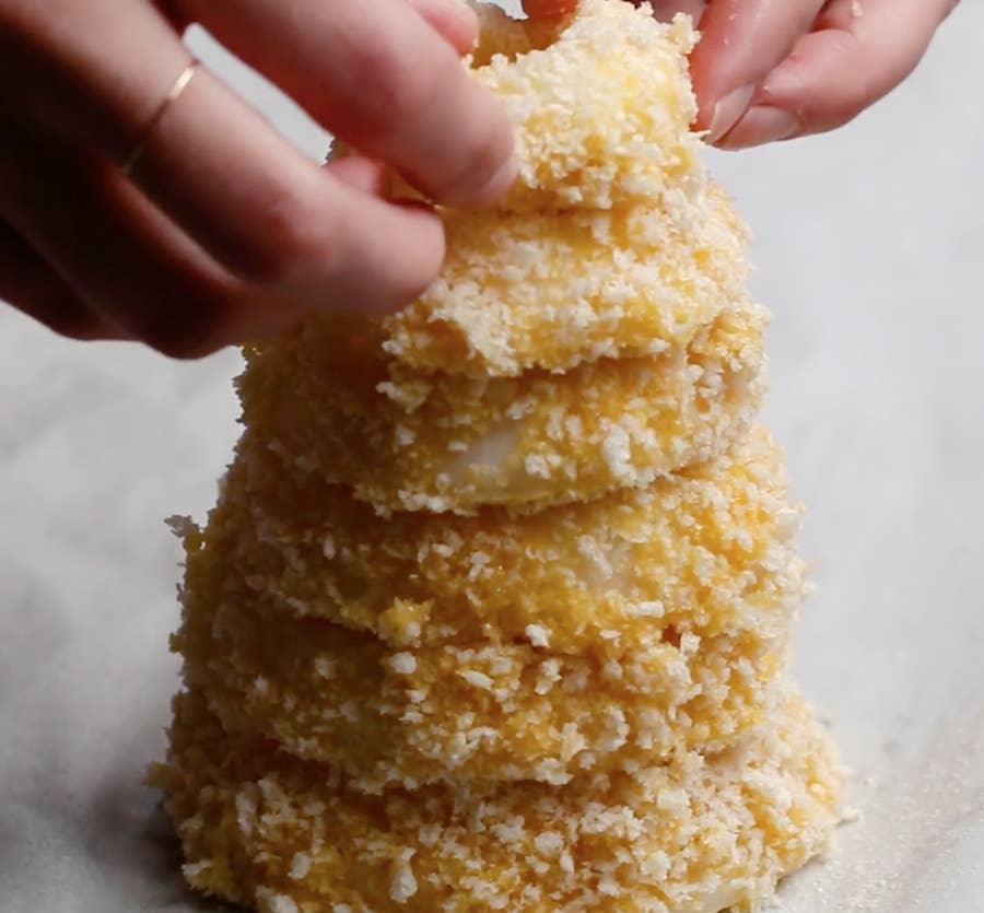 豪快すぎて笑っちゃう アイス風ミートボール オニオンリング