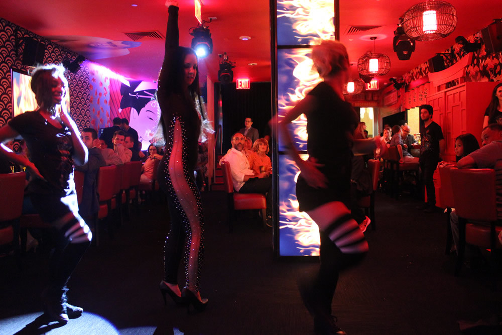 While guests enjoy dinner, Sushi Roxx's staff - who are also professionally trained dancers, singers and actors - will provide outstanding performances. Each night has a theme, like Wednesday's “I LOVE ROXX N ROLL”, Thursday's "BOOGIE NIGHTS," and Friday & Saturday's "WE WILL ROXX YOU."