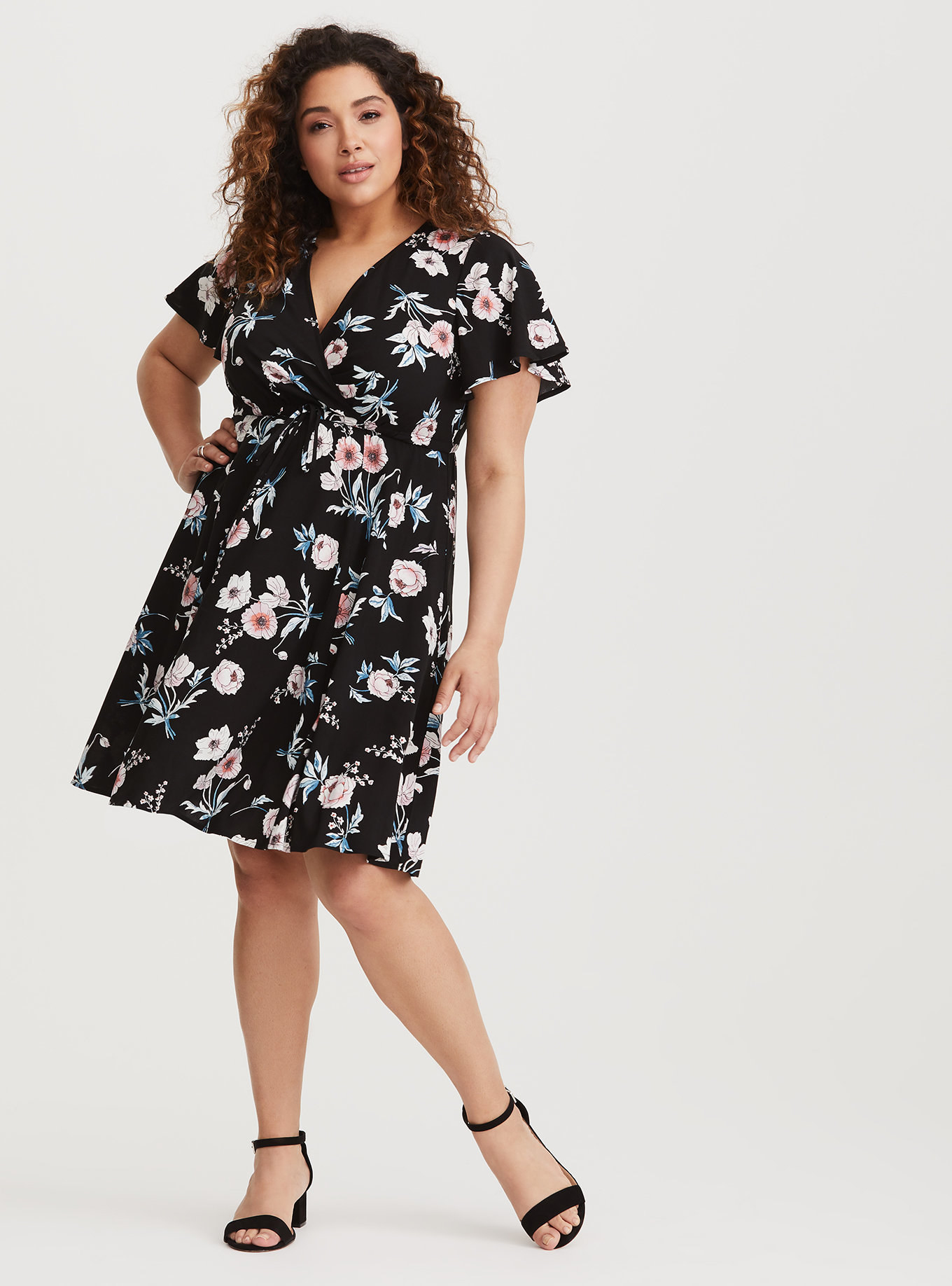 34 Gorgeous Floral Dresses You'll Wanna Plant On Your Body