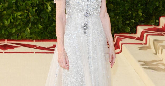 Anna Wintour Couldn't Stop Smiling On The Met Gala Red Carpet