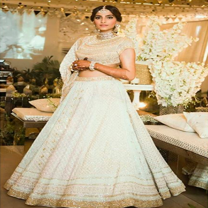 Uh, All Of Bollywood Is SMASHED At Sonam Kapoor's Reception And Kuch ...