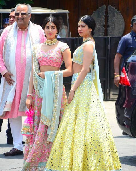 Here S What All The Celebs Wore To Sonam Kapoor S Wedding Well, while the question remains unanswered, the recently, at the trailer launch of veere di wedding, sonam replied a volley of questions about her wedding plans in a single sentence, everybody will know everything in good time.