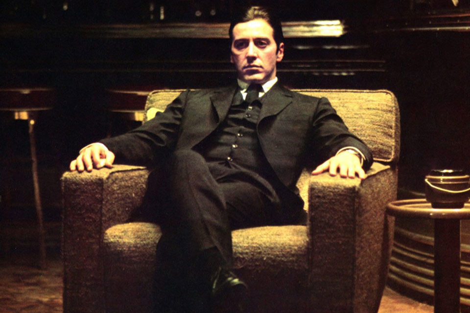 Les dirigeants du studio voyaient d'un très mauvais œil le fait qu'un inconnu joue un rôle principal. Sans le soutien de Francis Ford Coppola, le rôle aurait pu revenir à Robert Redford. Al Pacino a déclaré : «Sans Francis, j'aurais fini par ne pas remettre les pieds sur le plateau en disant : "Écoute, mec, je n'ai pas envie d'être là où on ne veut pas de moi."»