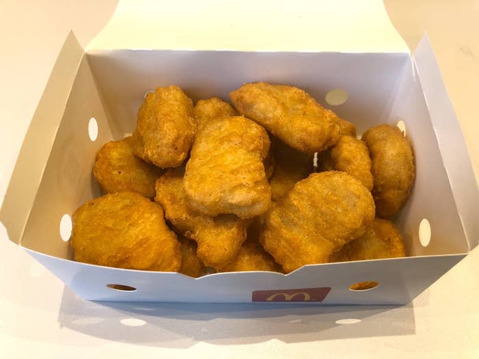 マックのチキンナゲット あなたはバーベキュー派 それともマスタード派 マックのチキンナゲット あなたはバーベキュー派 それともマスタード派