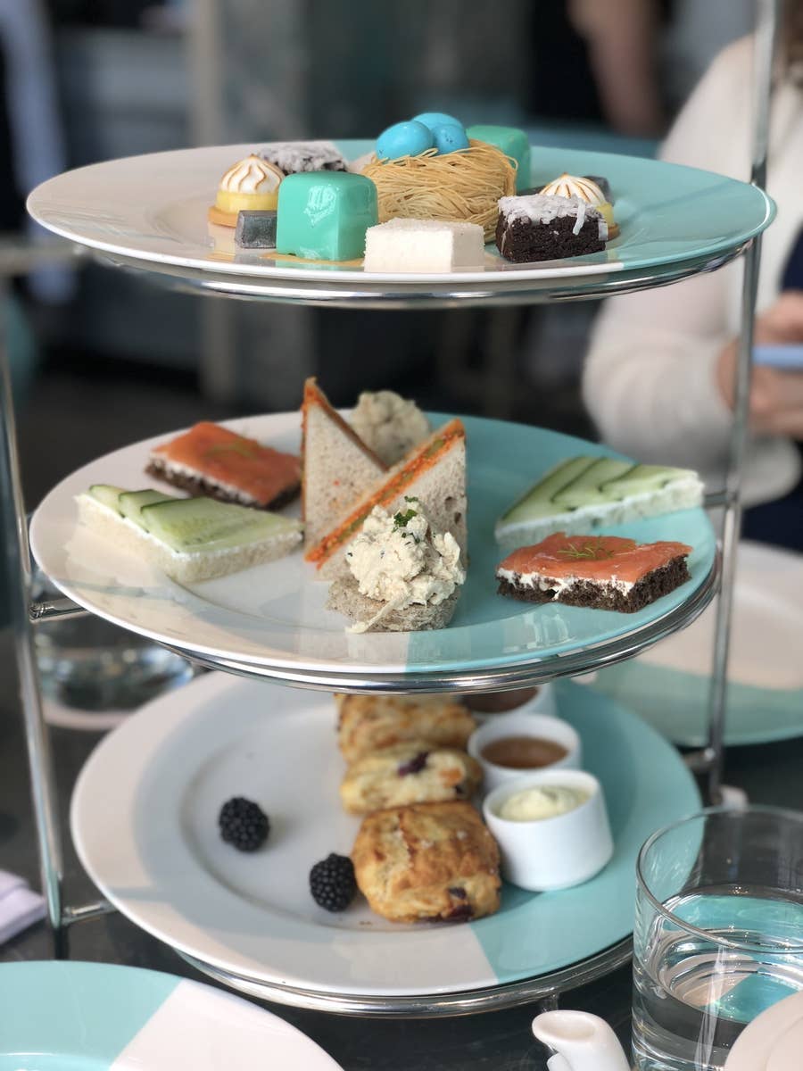 $59 for breakfast at Tiffany's! Do you think its worth it? 🙌🏻 #blueb, breakfast