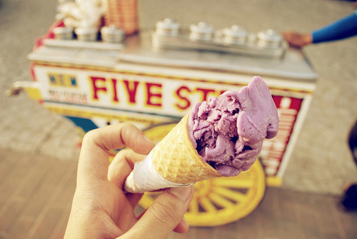 People are only exaggerating about the 'dirty' word. I'm just exposed to the busy streets but that doesn't make me a bad ice cream! I got the realest flavors in ube (purple yam), mango and queso (cheese).